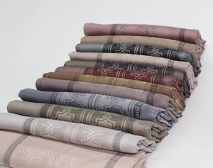 Pañuelo para la Cabeza Wafa, Jacquard Liso Teñido, Mezcla de Poliéster y Viscosa, Acabado Mate, 70x190, Ligero, Transpirable y Duradero para Mujer - Product Image 4