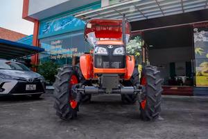 Kubota รถแทรกเตอร์ล้อ4WD 60HP M6040ประสิทธิภาพน้ำมันอเนกประสงค์ประเทศไทย - Product Image 2