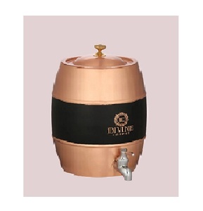 ตู้ทำจากทองแดงทำมือพร้อมฝาปิดแข็งแรงและก็อกที่ออกแบบมาสำหรับการให้น้ำแบบอายุรเวทและการเก็บน้ำในชีวิตประจำวัน - Product Image 1