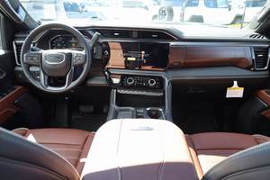 GMC Sierra 3500 HD Denali Ultimate 2024, Tracción en las Cuatro Ruedas, Cabina Doble - Product Image 6