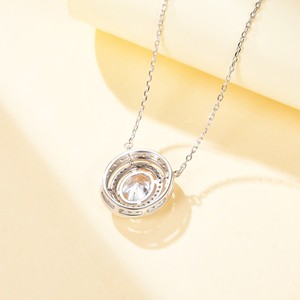 Collier SHREYA DIAM Galaxia avec pendentif en moissanite taille ovale et double halo entouré, en argent 925 plaqué or, bijoux tendance pour femme - Product Image 3