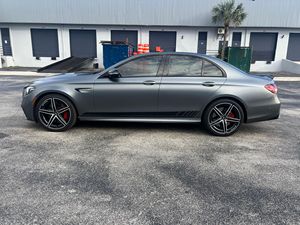 A-M-G E-63 S Se-dan 2021, faible kilométrage, transmission automatique, toit ouvrant panoramique, feux LED, feux diurnes LED, 6 places, prêt à être expédié - Product Image 3