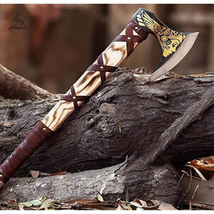 Hacha de acero al carbono de grado industrial hecha a mano con funda de cuero y mango de madera para caza - Product Image 2