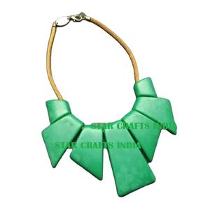 สร้อยคอแฟชั่นสำหรับผู้หญิงจากอินเดียทันสมัยทำด้วยมือพร้อมทำจากยางเรซินสวยงาม - Product Image 1