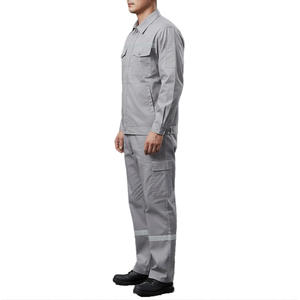Uniforme de Trabajo Ignífugo para Hombre, Diseño Cómodo y Elegante de Algodón, Multibolsillos, Funcionalidad Diaria - Product Image 2