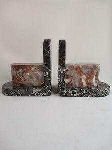 Dernières tendances exigeantes et récentes Serre-livres de décoration unique en marbre d'onyx blanc avec serre-livres sculptés en marbre blanc de haute qualité - Product Image 4