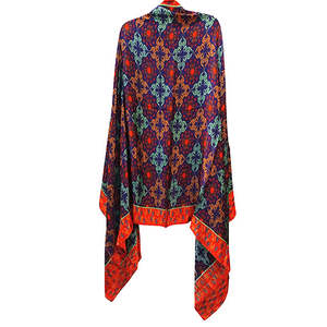 Écharpe de luxe 100 % soie satinée pour le printemps, motif géométrique léopard à pois, accessoire de créateur - Product Image 4