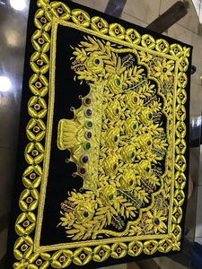 Tapis Zari exquis tissé à la main avec un design en pierre semi-précieuse pour des intérieurs élégants et un décor de style royal - Product Image 3