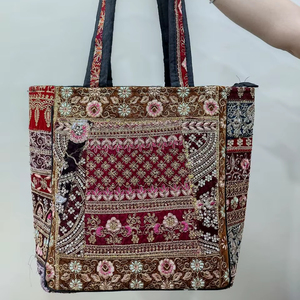 กระเป๋าโท้ทลายดอกไม้แบบเย็บติดกัน กระเป๋าสะพายไหล่ผู้หญิง ความจุขนาดใหญ่ ทำจากผ้าฝ้าย เป็นมิตรกับสิ่งแวดล้อม เหมาะสำหรับใส่ของช้อปปิ้ง ของขวัญ หรือใช้เป็นกระเป๋าถือ พิมพ์ลายด้วยมือ - Product Image 1