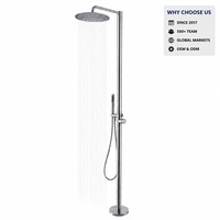 Colonne de douche extérieure moderne en acier inoxydable pour villa, avec pommeau de pluie rond autoportant et douchette à main en nickel brossé