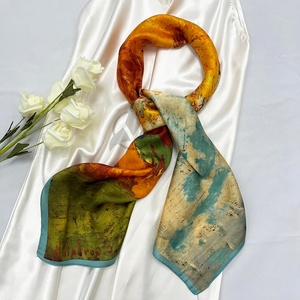 Écharpes en soie luxueuses à finition brillante, imprimées à l'écran, respectueuses de la peau, à motifs floraux ethniques, longues, pour un usage quotidien, accessoire de mode - Product Image 3