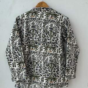 Chaqueta de algodón acolchada vintage hecha a mano Jaipuri Chaqueta de manga larga de algodón vintage - Product Image 3