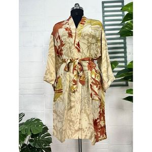 Kimono Vintage de Seda Crepé, Bata Suave y Cómoda, Ropa de Dormir Ligera y Lujosa, Regalo Perfecto para Mujer, Ropa de Dormir Tejida con Detalles Sensuales - Product Image 1