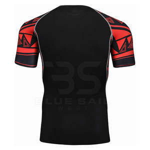 Haute qualité hommes à manches courtes MMA Rash Guard personnalisé imprimé et respirant meilleur matériau vêtements de combat - Product Image 3