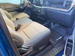 Ford F-150 XL 4x4 2024, poco usado, de gran valor, motor Coyote V8, supercargador Whipple, tracción en las cuatro ruedas, azul metálico Atlas - Product Image 5