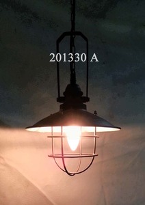 Lampes suspendues et industrielles en acier inoxydable et en fer avec finition or et argent équipées de raccords certifiés haut de gamme - Product Image 6