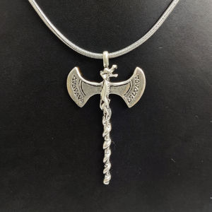 Colgante Tribal Clásico de Plata (7.5 Gramos) con Forma de Espada y Diamante, Perla como Piedra Principal, Cadena de Eslabones para Regalo de Compromiso Islámico - Product Image 1