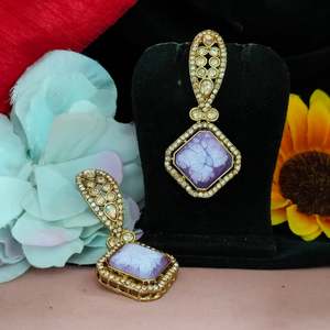 Boucles d'oreilles pendantes beauté intemporelle avec pierres Kundan Moissanite accessoire de mode parfait pour les mariages fêtes toute occasion spéciale - Product Image 5