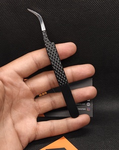 Pinzas para Extensión de Pestañas con Aislamiento, Plateadas, Antimagnéticas, con Fibra Brillante, Agarre de Diamante en Color Negro, Acero Inoxidable - Product Image 2