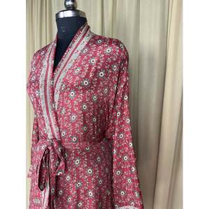 Vestido Kimono Bohemio Chic Vintage de Seda Reciclada para Mujer, Ideal para la Playa, el Resort, el Hogar o como Túnica de Baño - Product Image 6