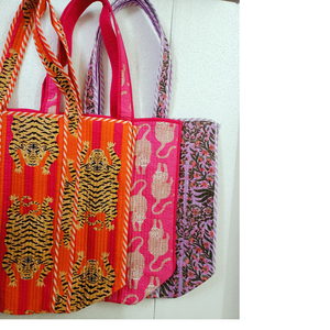 Bolsas de algodón con Estampado de jungla hechas a medida hechas de telas de algodón 100% ideales para reventa - Product Image 1