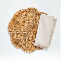 Napperons en rotin écologiques à bord festonné irrégulier DHT Handicraft, vaisselle en gros, dessous-de-plat décoratifs en osier personnalisables