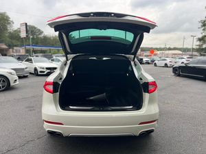 สะอาด2019 Mas-E-RA-TI Lev_ante Gran_Lusso 3.0L AWD - Product Image 2