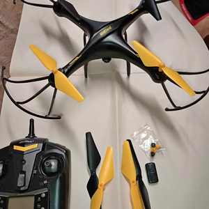 Dron GPS profesional con cámara HD de 720p Nivel principiante Incluye puerto de control remoto Lavaca TX - Product Image 1