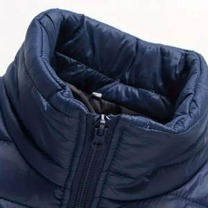Blouson matelassé pour homme avec coque coupe-vent, idéal pour le streetwear d'hiver et les sorties en plein air, blouson matelassé chaud pour homme - Product Image 2