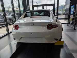Mazda MX-5 Miata RF Grand Touring RWD Convertible Usado, Año 2025 - Product Image 3