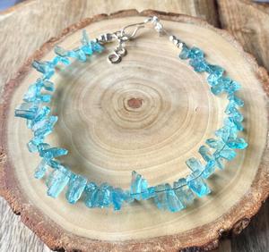 Natural Rough Sky Apatite Chips <b>Bracelet</b>, 6-8 MM Raw Apatite <b>Bracelet</b>, Raw Neon Apatite Gemstone <b>Bracelet</b>, <b>Beaded</b> <b>Bracelet</b>, Gift - Product Image 2