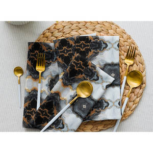 Juego de 4 Servilletas Rectangulares Reutilizables Be Ike-Conic para Cócteles, con Estampado y Dobladillo, Suaves al Tacto, 100% Poliéster, Servilletas de Tela para Cena - Product Image 1