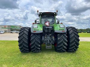 Performances fiables pour les opérations sur le terrain à grande échelle, le 2022 Fendt 1050 Gen2 est un tracteur haut de gamme - Product Image 4