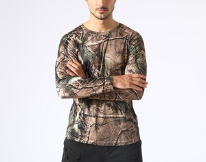เสื้อยืดแขนยาวลายพรางล่าสัตว์หลากสีโลโก้ตามสั่ง - Product Image 1