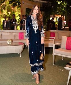 Conjunto completo: conjuntos coordinados de Salwar Kameez de 3 piezas paquistaníes que ofrecen un conjunto completo y elegante para cada ocasión - Product Image 3