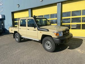 Neatly used 2007 <b>T</b>-o-y-ota L-a-nd Cr-u-iser Middle Eastern-Market FZJ79, Left-Hand <b>Drive</b>, 5-Speed Manual, 4WD - Product Image 2