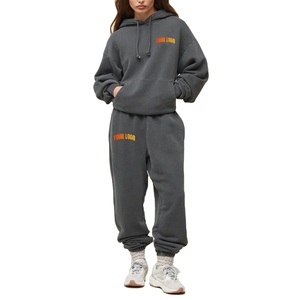 Offre Spéciale survêtement à capuche imprimé personnalisé pour femmes avec poches latérales survêtement de sport surdimensionné coupe ample survêtements de haute qualité - Product Image 1