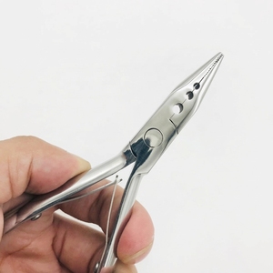 Pinza Profesional de Acero Inoxidable de Grado Quirúrgico con 3 Orificios para Extensiones de Cabello, Color Morado Premium, Marca OEM TEEJAY - Product Image 3