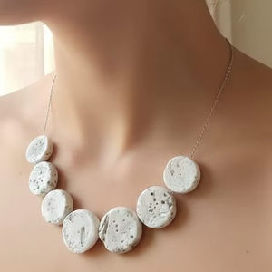 พลอยทรงกลมธรรมชาติเจาะรูตรงกลางสำหรับทำเครื่องประดับจากอินเดีย ขายส่งพลอยหลวม ลด 20% พร้อมของแถมสีขาวโดซี่ - Product Image 5