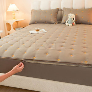Lightweight Knitted Quilted Non-<b>Waterproof</b> Eco-Friendly Polyester Mattress <b>Protector</b> Soft <b>Bed</b> Protection Cover for Home Hotel - Product Image 5