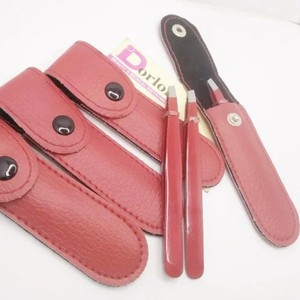 Belle pince à épiler à sourcils enduite de couleur rouge pince à épiler de qualité durable en acier inoxydable - Product Image 1