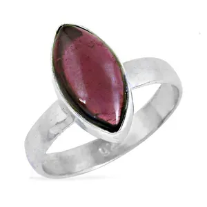 Anillo Elegante de Plata 925 con Baño de Rodio para Mujer, con Gema Rosa de Corte Marquesa y Engaste Invisible Geométrico, de ART PALACE - Product Image 1