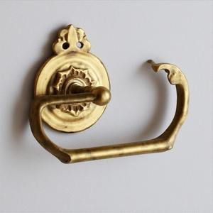 Porte-papier hygiénique mural en bronze vintage avec base ornée Travail artisanal conçu pour la décoration - Product Image 6