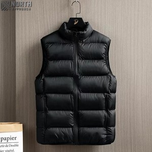 Veste matelassée légère sans manches personnalisée en gros Veste matelassée à capuche épaisse et brillante pour hommes en duvet de canard en plumes - Product Image 1