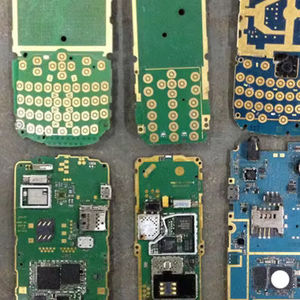 Cartes de circuits imprimés de téléphones portables disponibles pour la récupération de l'or en lots de 20 kg - Product Image 1