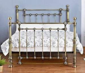 Cadre de lit en laiton traditionnel inspiré du décor héritage, rehaussant le charme de la chambre avec une construction robuste et un style classique. - Product Image 6