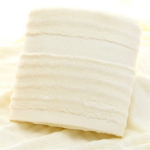 Serviettes de bain en coton turc de couleur noir et blanc Offre Spéciale rayé, ensemble de serviettes de bain 100% coton biologique certifié GOTS - Product Image 3