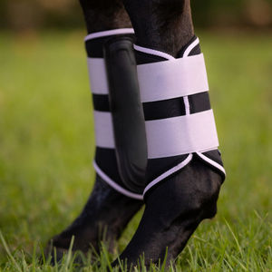 Bottes de protection pour chevaux, fabriquées à la main au Pakistan, avec absorption des chocs et protection renforcée des tendons, pour un soutien optimal lors de l'équitation. - Product Image 3