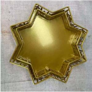 Bandeja de exhibición decorativa festiva para servir, acabado metálico dorado reflectante brillante, diseño de lujo moderno hecho a mano ecológico - Product Image 5