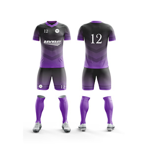 Uniforme de football sur mesure |   Tailles pour hommes, femmes et jeunes |   Vêtements de sport légers et à séchage rapide en gros - Product Image 3